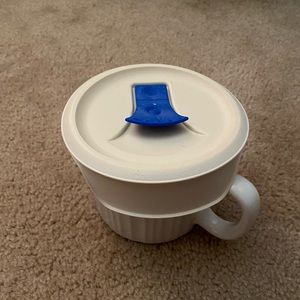 Vented microwave cup